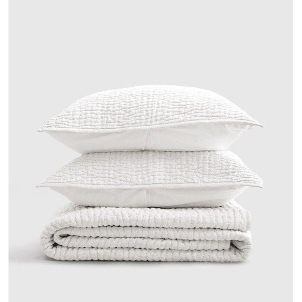 Quince King White Bedding Set Quilt & Pillow Sham Solid Button Closure